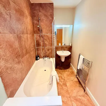 Perfect Flat For Leisure & Work * Bristol