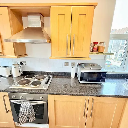 Perfect Flat For Leisure & Work Bristol