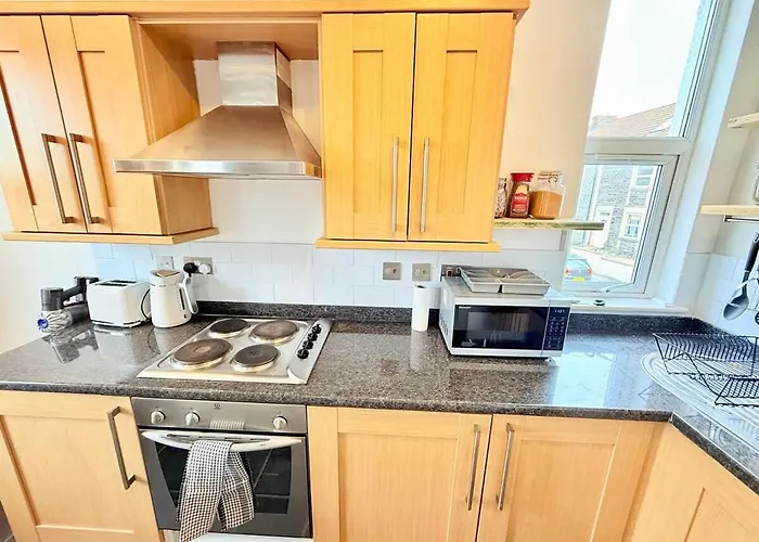 Perfect Flat For Leisure & Work Bristol