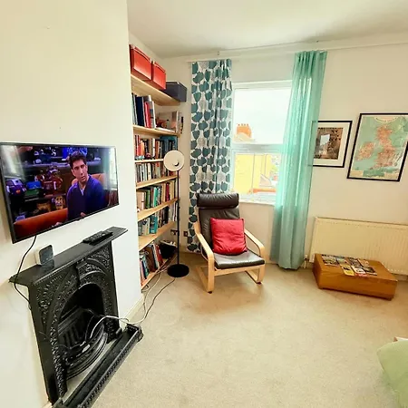 Perfect Flat For Leisure & Work Bristol