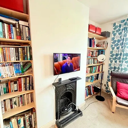 Perfect Flat For Leisure & Work 아파트 *
